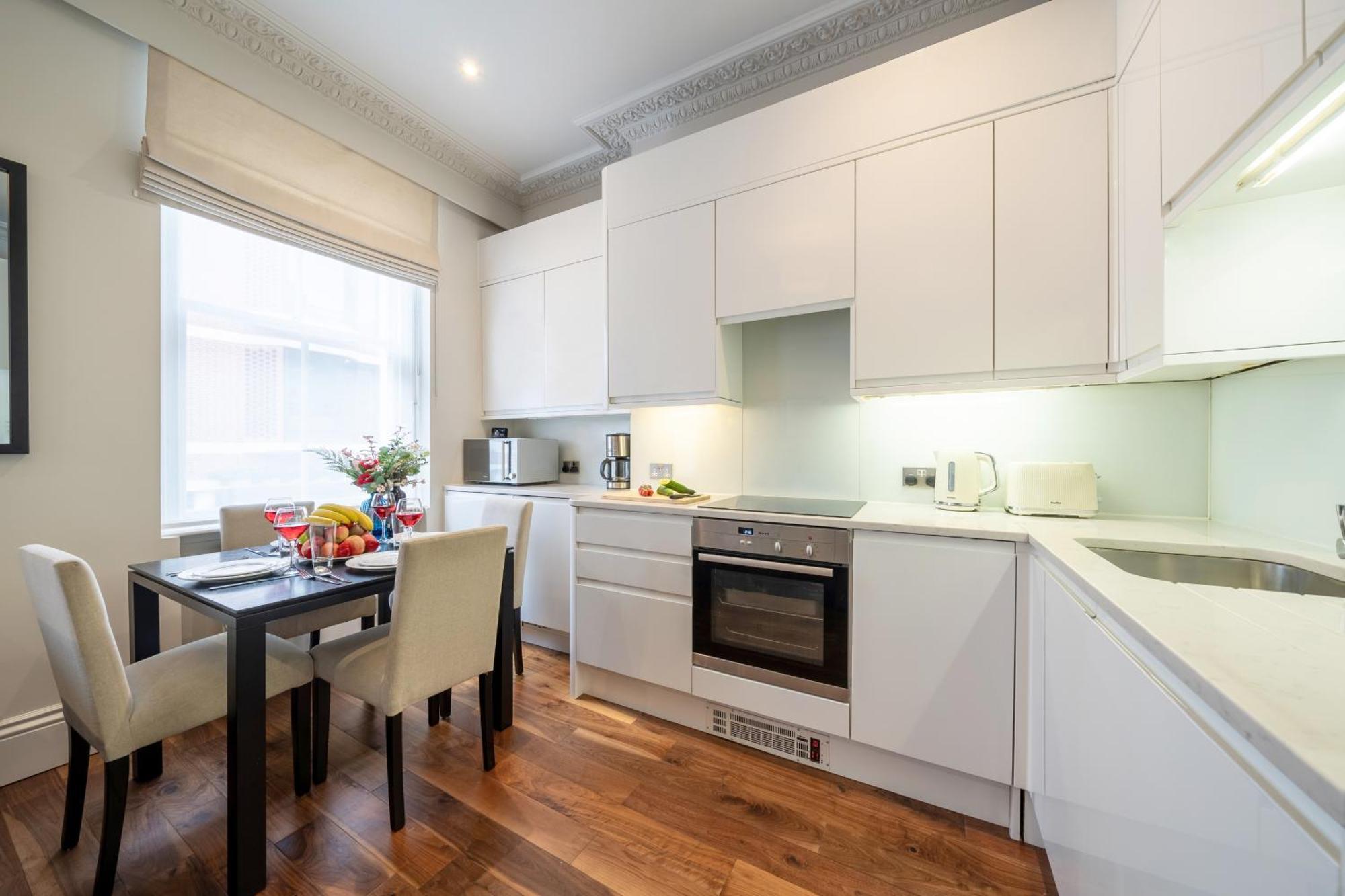 Goodge Apartments London Exterior photo